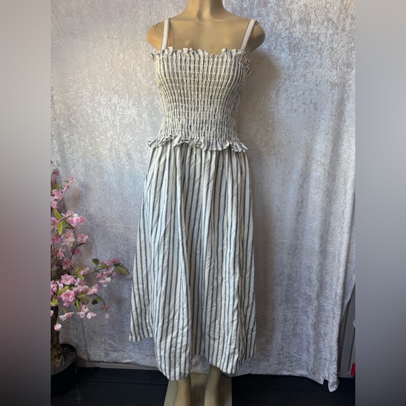 Universal Thread Strapless Gray and White Dress - Picture 2 of 9